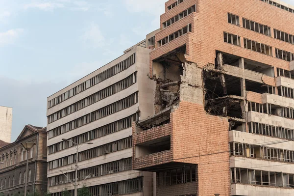 Belgrade bombed building — Stock Photo, Image