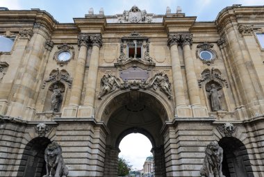 İç aslanlar avlu kapısı