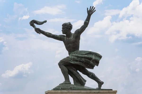 Statue eines Fackelträgers "Fortschritt" — Stockfoto