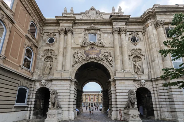 Inner Lions courtyard gate — Stock Photo, Image