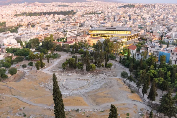 Neues Akropolis-Museum illuminiert — Stockfoto