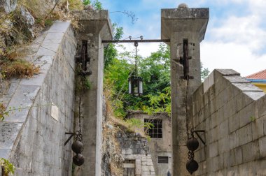 Kotor Gurdic kapısı