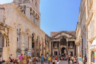 Split, Hırvatistan peristil