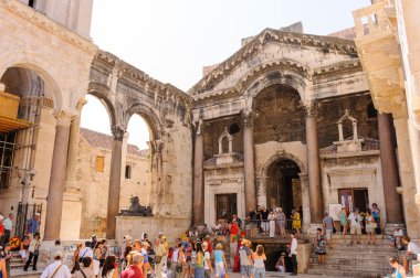 Split, Hırvatistan peristil