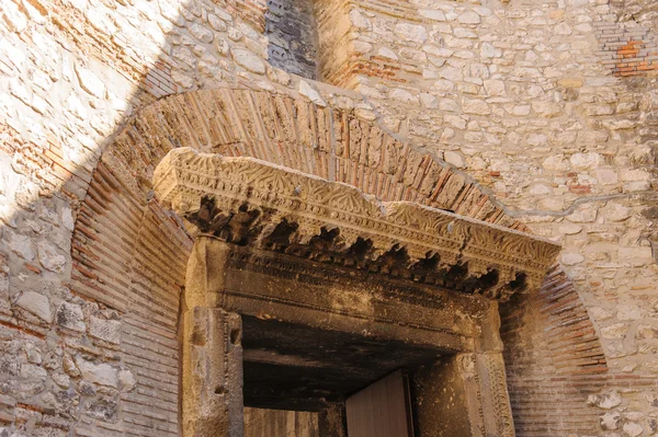 Split, Croácia Vestibule lintel — Fotografia de Stock