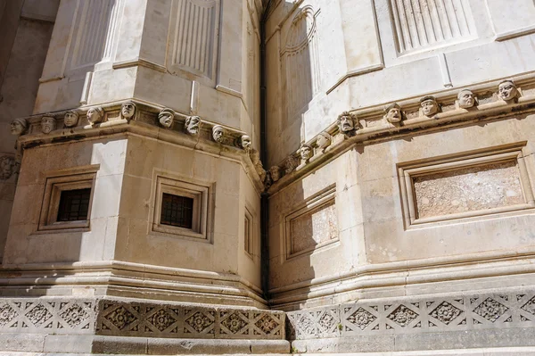 Главы собора Святого Иакова в Шибенике — стоковое фото