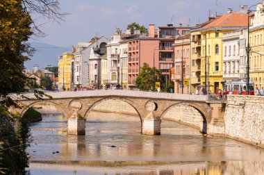 Latin Köprüsü ve Obala Kulina Bana sokak