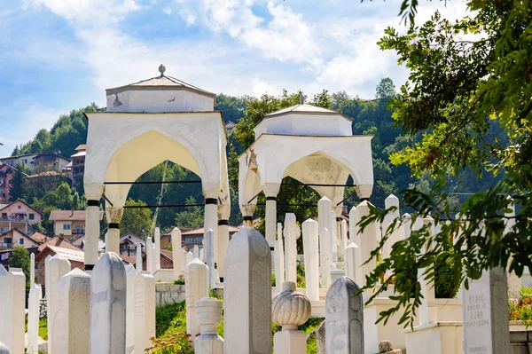 Alifakovac mezarlığı türbe Saraybosna — Stok fotoğraf