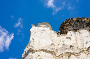 Katmanlı kül mevduat kaya oluşumları, Melos, Yunanistan