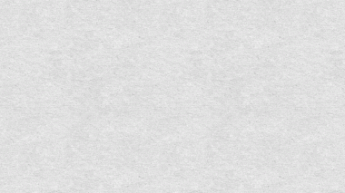 Açık gri beyaz geri dönüşümlü kağıt dokusu, çeşitli yaratıcı projeler için mükemmel bir nötr ve çok yönlü arka plan elementi sunan tüm yüzeyde ince liflerin ve hafif kumlu kusurların tek bir dağılımını gösterir..
