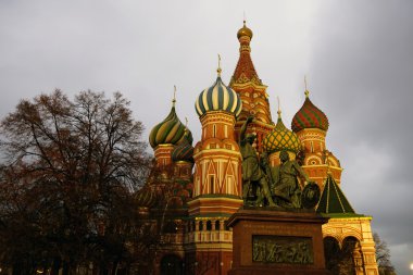 Moskova 'daki Kızıl Meydan' daki St. Basils Katedrali