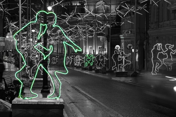 Moskova'da dansı neon şekiller
