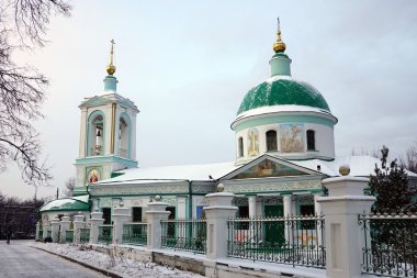 Moskova'da serçe tepelerde Trinity Kilisesi