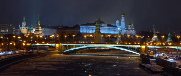 Moskova Kremlin ataerkil Köprüsü'nden görüntülemek