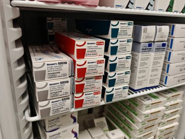 Prag, Çek Cumhuriyeti-8 Nisan 2025: Novo Nordisk tarafından üretilen ve tip 2 diyabet ve kan şekeri kontrolü için kullanılan Ozempic kalem.