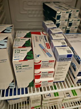 Prag, Çek Cumhuriyeti-8 Nisan 2025: Novo Nordisk tarafından üretilen ve tip 2 diyabet ve kan şekeri kontrolü için kullanılan Ozempic kalem.