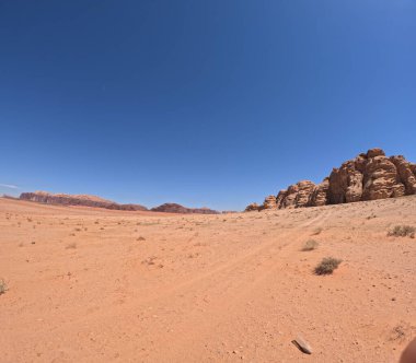 Wadi Rum Çölü Ürdün. Kızıl çöl ve Jabal Al Qattar dağı. Yıldız Savaşları, Arabistanlı Lawrence filmlerinin çekildiği ünlü filmler..