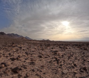 Wadi Rum Çölü Ürdün. Kızıl çöl ve Jabal Al Qattar dağı. Yıldız Savaşları, Arabistanlı Lawrence filmlerinin çekildiği ünlü filmler..