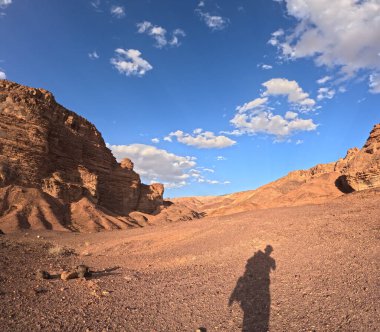 Wadi Rum Çölü Ürdün. Kızıl çöl ve Jabal Al Qattar dağı. Yıldız Savaşları, Arabistanlı Lawrence filmlerinin çekildiği ünlü filmler..