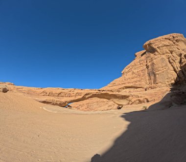Wadi Rum Çölü Ürdün. Kızıl çöl ve Jabal Al Qattar dağı. Yıldız Savaşları, Arabistanlı Lawrence filmlerinin çekildiği ünlü filmler..