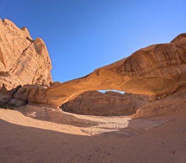 Wadi Rum Çölü Ürdün. Kızıl çöl ve Jabal Al Qattar dağı. Yıldız Savaşları, Arabistanlı Lawrence filmlerinin çekildiği ünlü filmler..