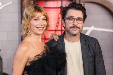Amerikalı aktris Mary Elizabeth Ellis ve eşi Amerikalı aktör, yazar ve yapımcı Charlie Day, 6 Ekim 2025 'te Miracle Mile, LA, CA, ABD' deki Academy Museum of Motion Pictures 'ta düzenlenen Netflix' in 'Frankenstein' ının Los Angeles Premiere 'ine geldiler..