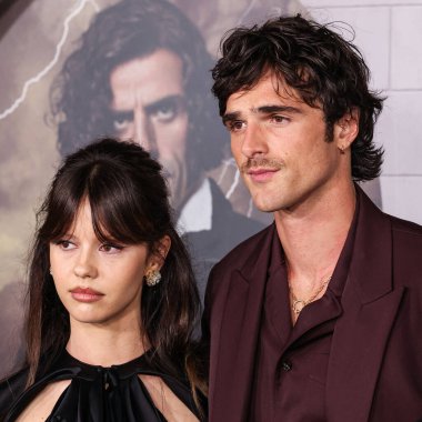 İngiliz aktris, yapımcı, yazar Mia Goth ve Avustralyalı aktör Jacob Elordi, Netflix 'in 6 Ekim 2025' te Miracle Mile, Los Angeles, CA, ABD 'deki Academy Museum of Motion Pictures' daki 'Frankenstein' ının Los Angeles galasına geldiler.. 