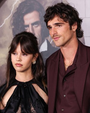 İngiliz aktris, yapımcı, yazar Mia Goth ve Avustralyalı aktör Jacob Elordi, Netflix 'in 6 Ekim 2025' te Miracle Mile, Los Angeles, CA, ABD 'deki Academy Museum of Motion Pictures' daki 'Frankenstein' ının Los Angeles galasına geldiler.. 