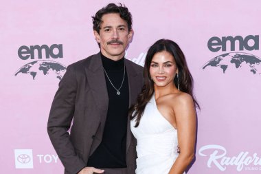 American actor and singer Steve Kazee and American actress, dancer, and former model Jenna Dewan arrive at the 35th Annual EMA Awards Gala 2025 held at CBS Radford Studio Center on October 11, 2025 in Studio City, Los Angeles, California, USA.