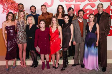 Emily Arlook, Justine Lupe, Miles Fowler, Stephanie Faracy, Arian Moayed, Michael Hitchcock, Tovah Feldshuh, Kristen Bell, Jackie Tohn, Adam Brody, Leighton Meester Netflix 'in Kimse İstemiyor filminin galasında      