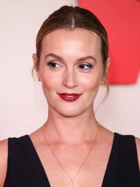 Chopard 'ın Caroline' s Couture 'ını giyen Leighton Meester, Los Angeles' taki Netflix 'in 