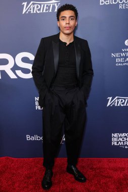 İngiliz aktör Jay Lycurgo, 26. Newport Plaj Film Festivali Onur ve Variety 'nin 10 İzlenecek Oyuncusu' na 19 Ekim 2025 'te Newport Beach, Orange County, Kaliforniya, ABD' de düzenlenen Balboa Körfezi Tatil Köyü 'ne geldi..