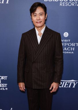 Güney Koreli aktör ve şarkıcı Lee Byung-hun, 26. Geleneksel Newport Sahili Film Festivali Onur ve Variety 'nin 10 Aktörü' nün 19 Ekim 2025 'te Newport Beach, Orange County, Kaliforniya, ABD' de gerçekleştirdiği Balboa Bay Resort 'a geldi..