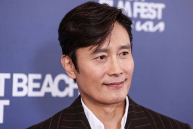 Güney Koreli aktör ve şarkıcı Lee Byung-hun, 26. Geleneksel Newport Sahili Film Festivali Onur ve Variety 'nin 10 Aktörü' nün 19 Ekim 2025 'te Newport Beach, Orange County, Kaliforniya, ABD' de gerçekleştirdiği Balboa Bay Resort 'a geldi..