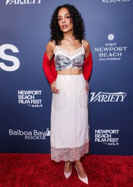 Amerikalı aktris ve müzisyen Tessa Thompson, 26. Newport Sahili Film Festivali Onur ve Variety 'nin 10 İzlenecek Oyuncusu' na 19 Ekim 2025 'te Newport Beach, Orange County, Kaliforniya, ABD' de gerçekleştirildi.. 