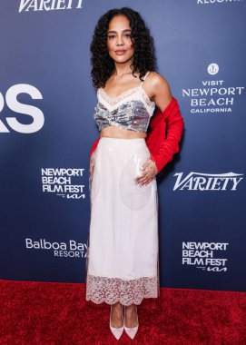 Amerikalı aktris ve müzisyen Tessa Thompson, 26. Newport Sahili Film Festivali Onur ve Variety 'nin 10 İzlenecek Oyuncusu' na 19 Ekim 2025 'te Newport Beach, Orange County, Kaliforniya, ABD' de gerçekleştirildi.. 