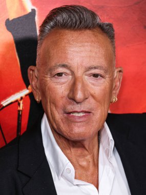 Amerikalı şarkıcı, söz yazarı ve gitarist Bruce Springsteen, Canva tarafından sunulan 2025 AFI (Amerikan Film Enstitüsü) Festivali 'ne 20. yüzyıl stüdyolarının açılış gecesi galası olan Springsteen: Leave Me from Nowhere' e geldi. 