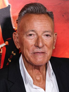 Amerikalı şarkıcı, söz yazarı ve gitarist Bruce Springsteen, Canva tarafından sunulan 2025 AFI (Amerikan Film Enstitüsü) Festivali 'ne 20. yüzyıl stüdyolarının açılış gecesi galası olan Springsteen: Leave Me from Nowhere' e geldi. 