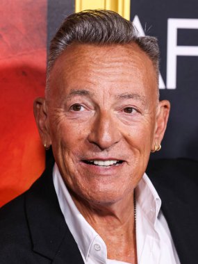 Amerikalı şarkıcı, söz yazarı ve gitarist Bruce Springsteen, Canva tarafından sunulan 2025 AFI (Amerikan Film Enstitüsü) Festivali 'ne 20. yüzyıl stüdyolarının açılış gecesi galası olan Springsteen: Leave Me from Nowhere' e geldi. 