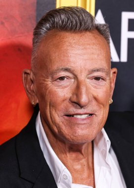 Amerikalı şarkıcı, söz yazarı ve gitarist Bruce Springsteen, Canva tarafından sunulan 2025 AFI (Amerikan Film Enstitüsü) Festivali 'ne 20. yüzyıl stüdyolarının açılış gecesi galası olan Springsteen: Leave Me from Nowhere' e geldi. 