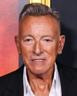 Amerikalı şarkıcı, söz yazarı ve gitarist Bruce Springsteen, Canva tarafından sunulan 2025 AFI (Amerikan Film Enstitüsü) Festivali 'ne 20. yüzyıl stüdyolarının açılış gecesi galası olan Springsteen: Leave Me from Nowhere' e geldi. 