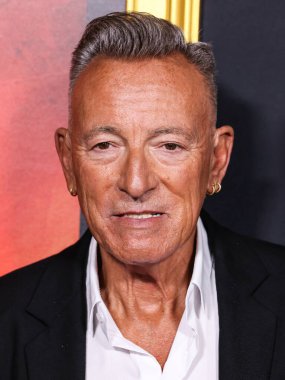 Amerikalı şarkıcı, söz yazarı ve gitarist Bruce Springsteen, Canva tarafından sunulan 2025 AFI (Amerikan Film Enstitüsü) Festivali 'ne 20. yüzyıl stüdyolarının açılış gecesi galası olan Springsteen: Leave Me from Nowhere' e geldi. 