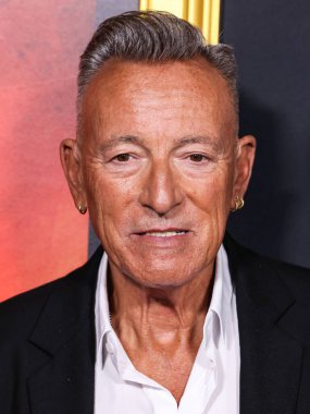 Amerikalı şarkıcı, söz yazarı ve gitarist Bruce Springsteen, Canva tarafından sunulan 2025 AFI (Amerikan Film Enstitüsü) Festivali 'ne 20. yüzyıl stüdyolarının açılış gecesi galası olan Springsteen: Leave Me from Nowhere' e geldi. 