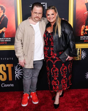 Amerikalı aktör ve komedyen Paul Walter Hauser ve eşi Amy Boland Hauser, Canva tarafından sunulan 2025 AFI (Amerikan Film Enstitüsü) Festivali 'ne geldiler - 20. Yüzyıl Stüdyoları' nın açılış gecesi galası 'Springsteen: Beni hiçbir yerden kurtar' 