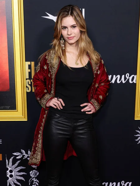 Amerikalı aktris ve şarkıcı Lou Lou Safran, Canva tarafından sunulan 2025 AFI (Amerikan Film Enstitüsü) Festivaline geldi - 20th Century Studios 'un' Springsteen: Leave Me From Nowhere 'adlı filminin açılış gecesi galası IMAX' te gerçekleşti. 