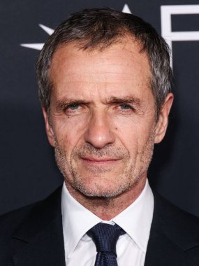 İngiliz film yapımcısı ve Heyday Films 'in kurucusu David Heyman, 23 Ekim 2025' te Hollywood, LA, CA, ABD 'deki TCL Çin Tiyatrosu IMAX' te düzenlenen Netflix 'in' Jay Kelly 'sinin 2025 AFI Fest Sunumu' na geldi.