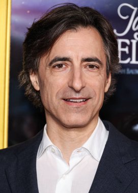Amerikalı film yapımcısı Noah Baumbach, 23 Ekim 2025 'te Hollywood, Los Angeles, Kaliforniya' daki TCL Çin Tiyatrosu IMAX 'te düzenlenen Canva - Jay Kelly' nin galası tarafından sunulan 2025 AFI (Amerikan Film Enstitüsü) festivaline geldi.   