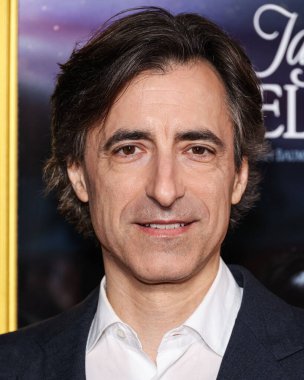 Amerikalı film yapımcısı Noah Baumbach, 23 Ekim 2025 'te Hollywood, Los Angeles, Kaliforniya' daki TCL Çin Tiyatrosu IMAX 'te düzenlenen Canva - Jay Kelly' nin galası tarafından sunulan 2025 AFI (Amerikan Film Enstitüsü) festivaline geldi.   