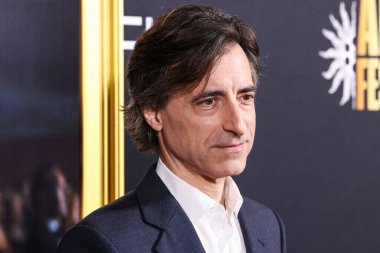 Amerikalı film yapımcısı Noah Baumbach, 23 Ekim 2025 'te Hollywood, Los Angeles, Kaliforniya' daki TCL Çin Tiyatrosu IMAX 'te düzenlenen Canva - Jay Kelly' nin galası tarafından sunulan 2025 AFI (Amerikan Film Enstitüsü) festivaline geldi.