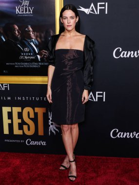 Amerikalı aktris Riley Keough, 23 Ekim 2025 'te Hollywood, Los Angeles, Kaliforniya, ABD' de düzenlenen TCL Çin Tiyatrosu IMAX 'te düzenlenen Netflix' in 'Jay Kelly' sinin galası olan Canva tarafından sunulan 2025 AFI (Amerikan Film Enstitüsü) festivaline geldi..